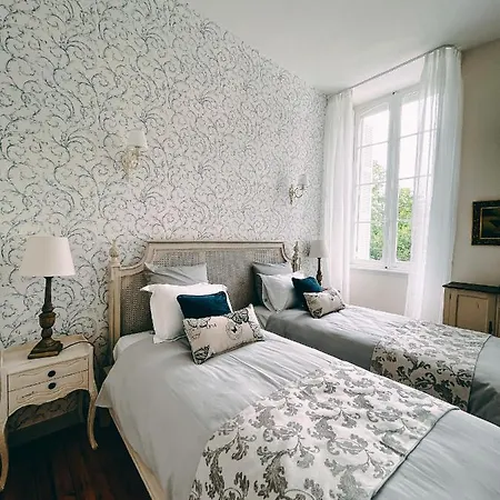 Karma Chateau De Samary Caux-et-Sauzens