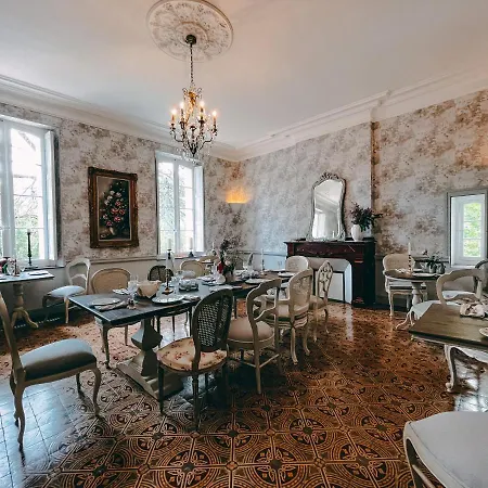 Karma Chateau De Samary * Caux-et-Sauzens