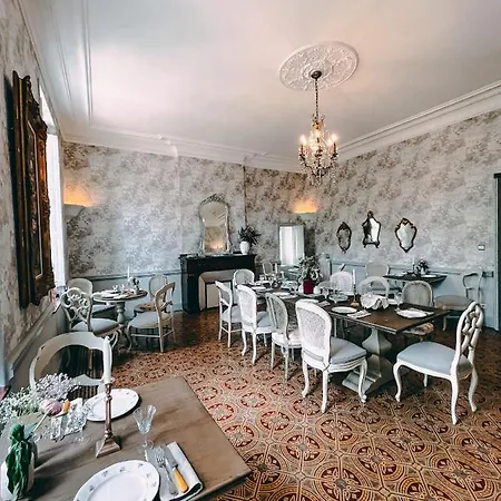 Karma Chateau De Samary Hotell