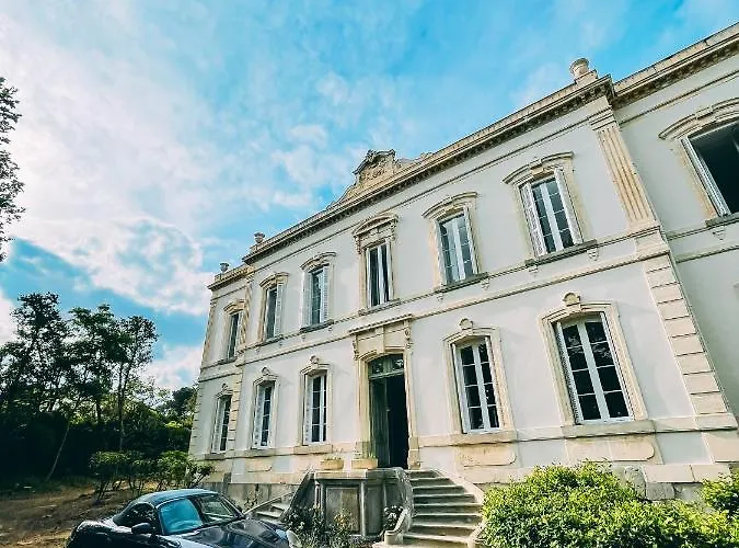 Karma Chateau De Samary Hotel